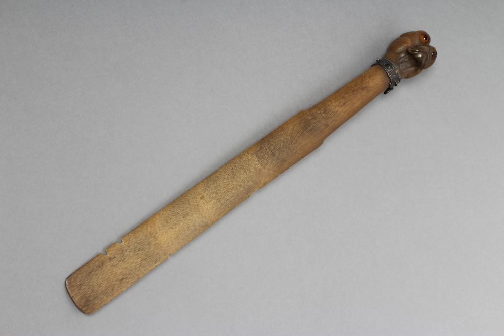 A LATE VICTORIAN HORN LETTER OPENER Image