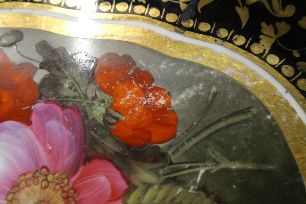 A PAIR OF DERBY PORCELAIN DESSERT DISHES Image