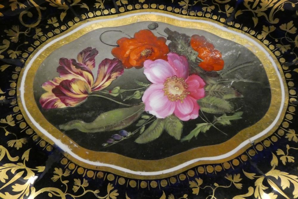 A PAIR OF DERBY PORCELAIN DESSERT DISHES Image