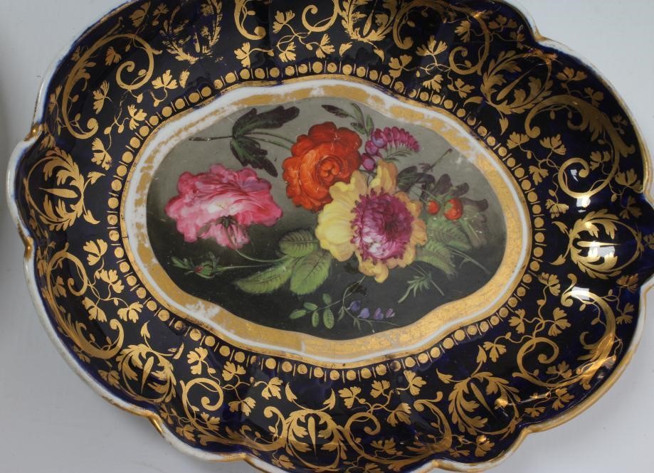 A PAIR OF DERBY PORCELAIN DESSERT DISHES Image