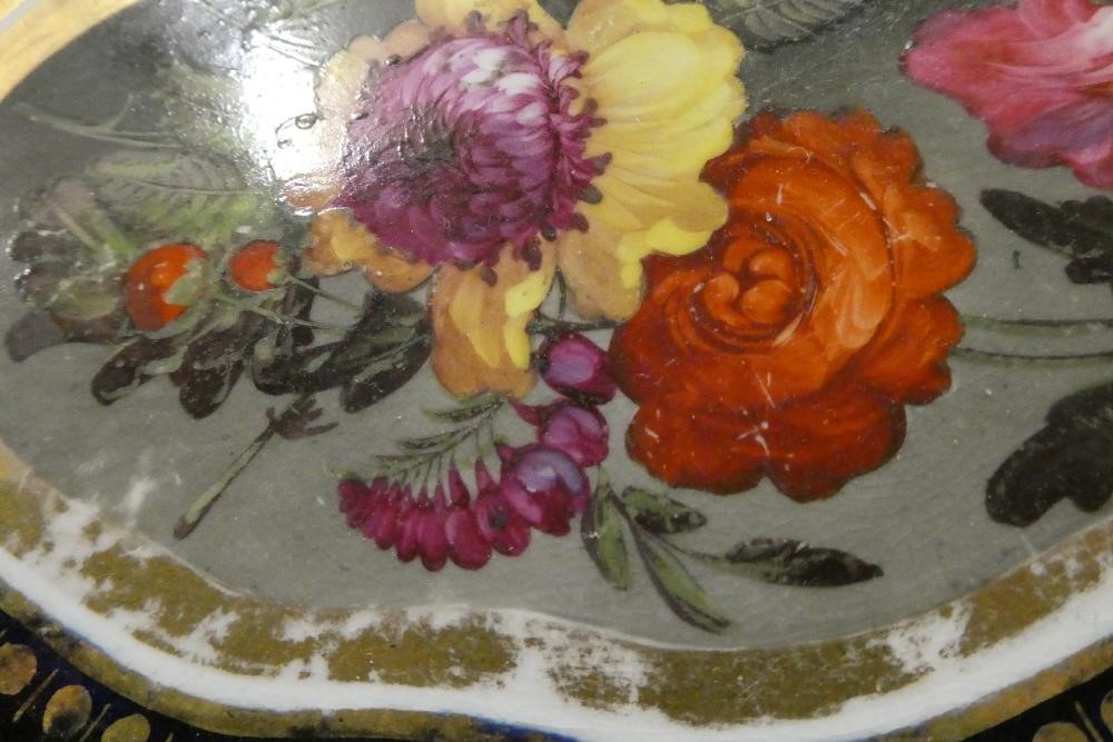 A PAIR OF DERBY PORCELAIN DESSERT DISHES Image