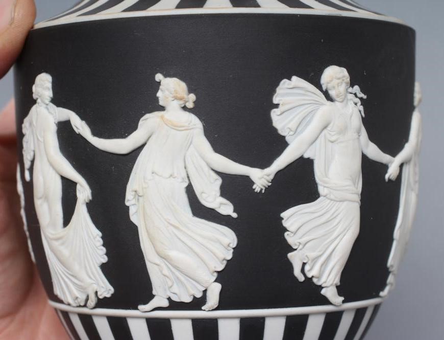 A WEDGWOOD BLACK JASPER DIP "DANCING HOURS" URN AND COVER Image