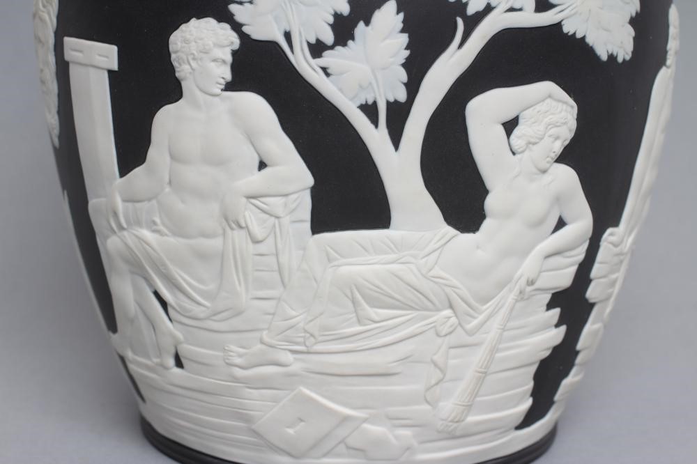 A WEDGWOOD BLACK JASPER PORTLAND VASE Image