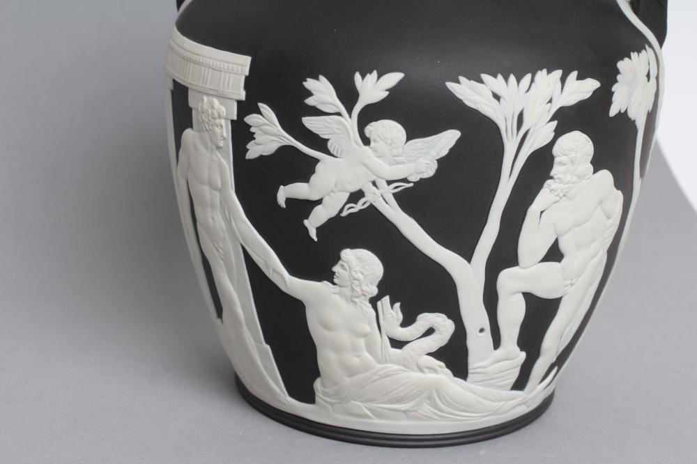 A WEDGWOOD BLACK JASPER PORTLAND VASE Image