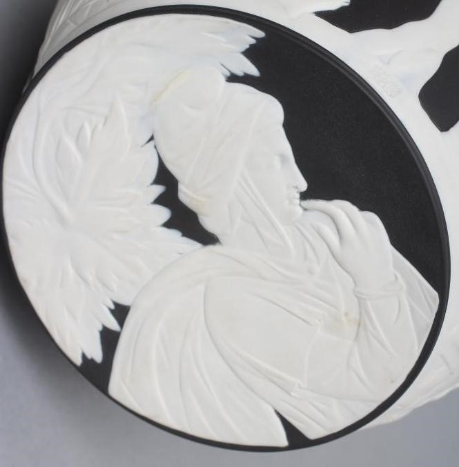 A WEDGWOOD BLACK JASPER PORTLAND VASE Image