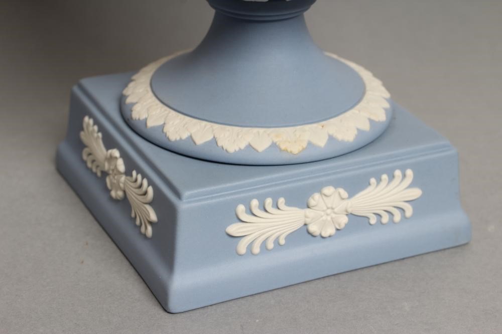 A WEDGWOOD BLUE JASPER ROYAL WEDDING COLLECTION VASE AND COVER Image