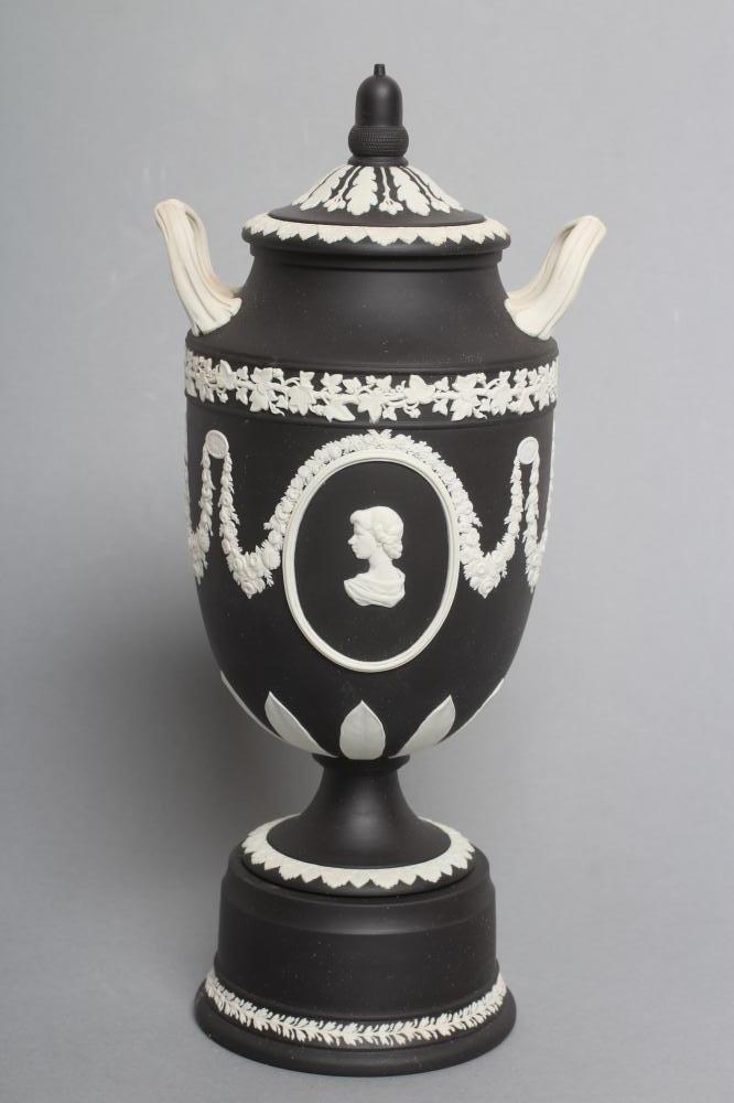 A WEDGWOOD BLACK JASPER VASE AND COVER Image