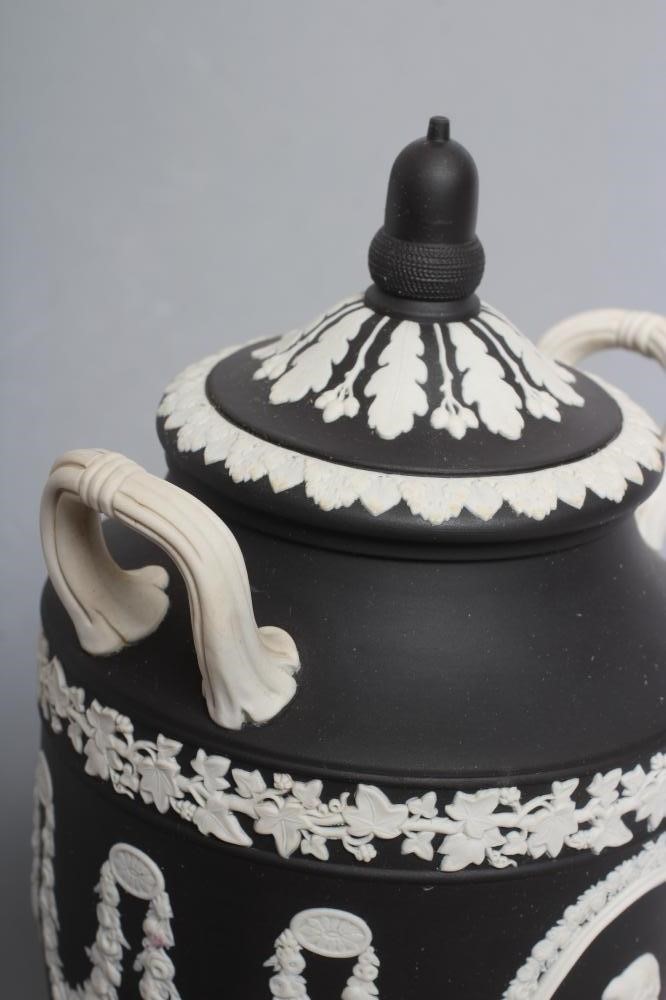 A WEDGWOOD BLACK JASPER VASE AND COVER Image