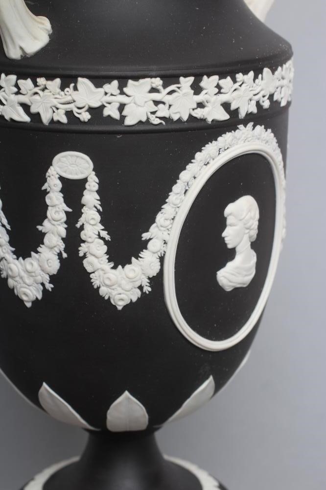 A WEDGWOOD BLACK JASPER VASE AND COVER Image