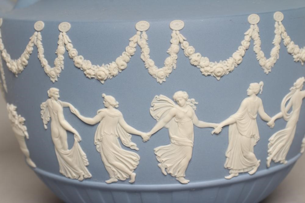 A WEDGWOOD BLUE JASPER RUM KETTLE Image