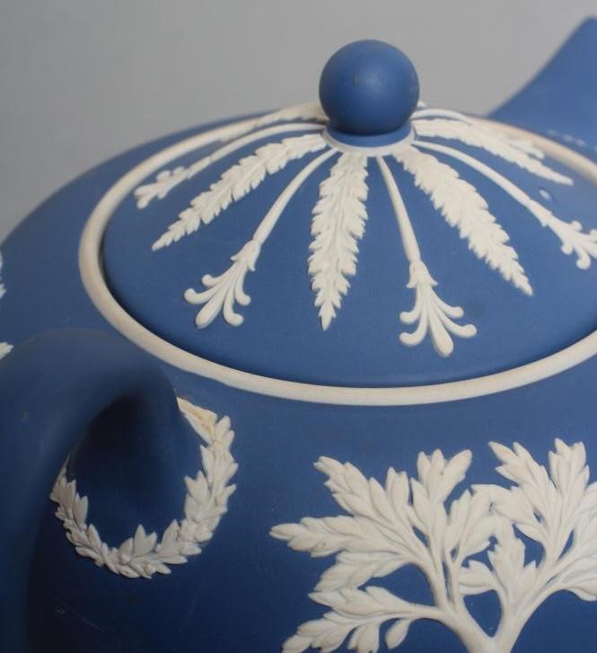 A WEDGWOOD BLUE JASPER TEAPOT AND COVER Image