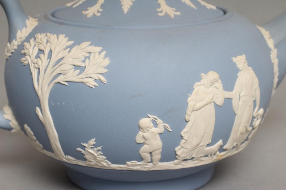 A WEDGWOOD BLUE JASPER TEAPOT AND COVER Image