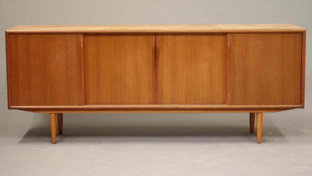 A DALESCRAFT TEAK SIDEBOARD Image