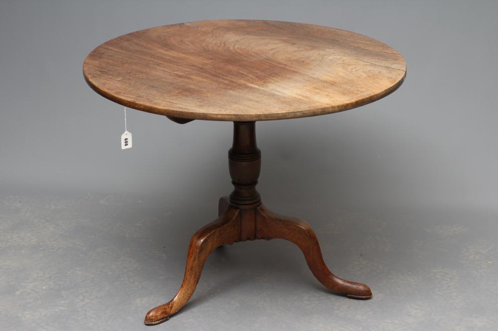 A GEORGIAN MAHOGANY TRIPOD TABLE Image