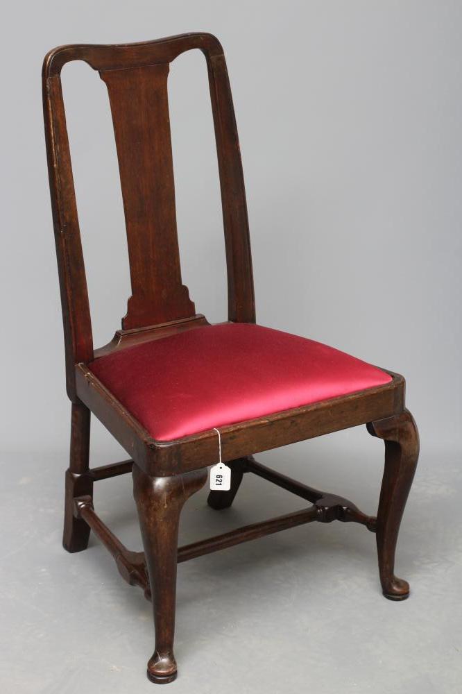 AN EARLY GEORGIAN SIDE CHAIR Image