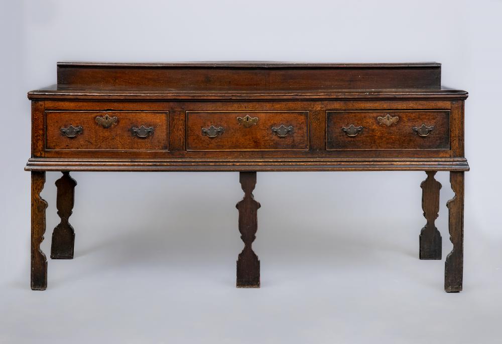 A GEORGIAN OAK LOW DRESSER Image