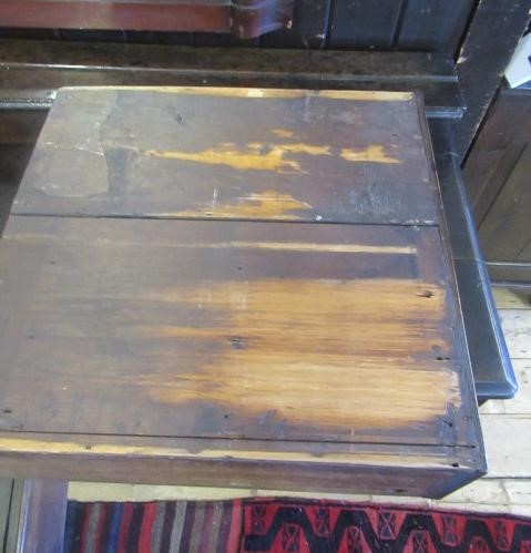 A GEORGIAN OAK LOW DRESSER Image