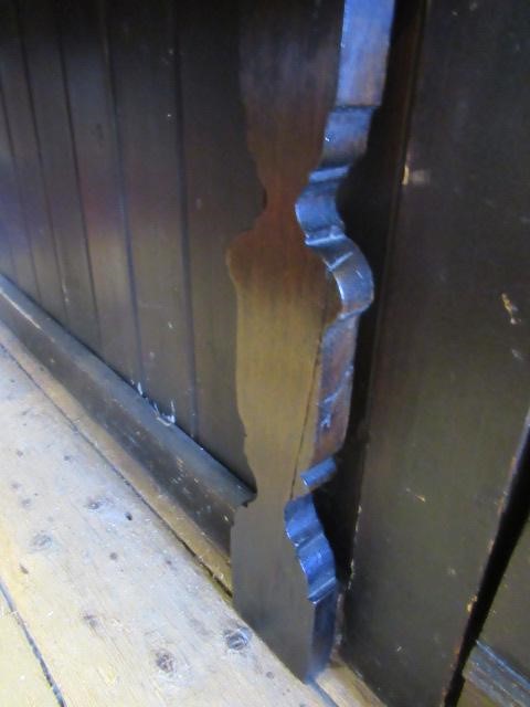 A GEORGIAN OAK LOW DRESSER Image