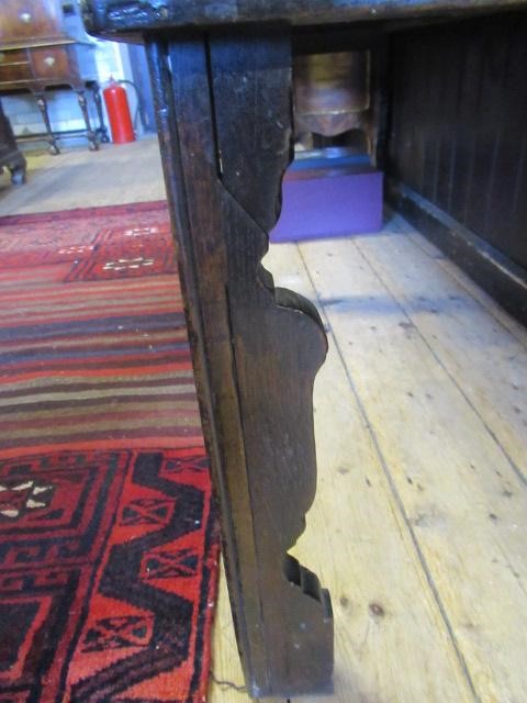 A GEORGIAN OAK LOW DRESSER Image