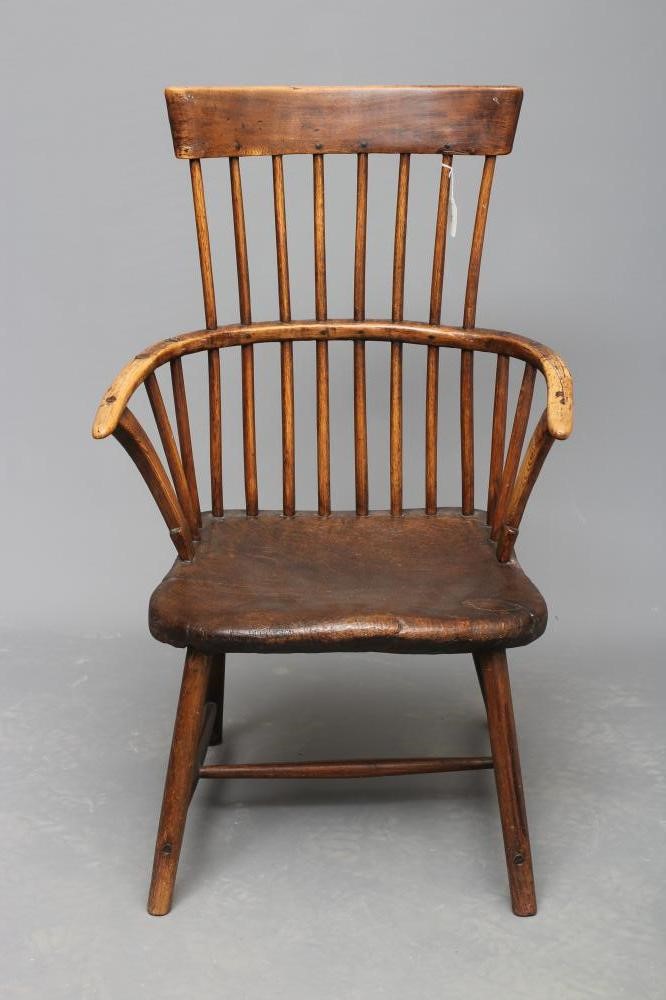 AN ASH COMB BACK WINDSOR ARMCHAIR Image