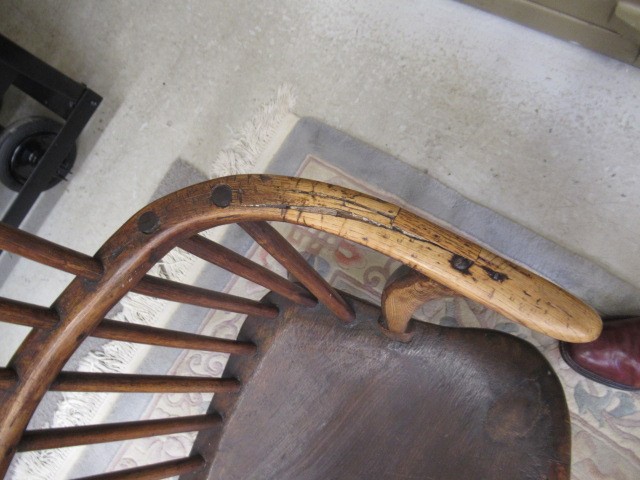 AN ASH COMB BACK WINDSOR ARMCHAIR Image