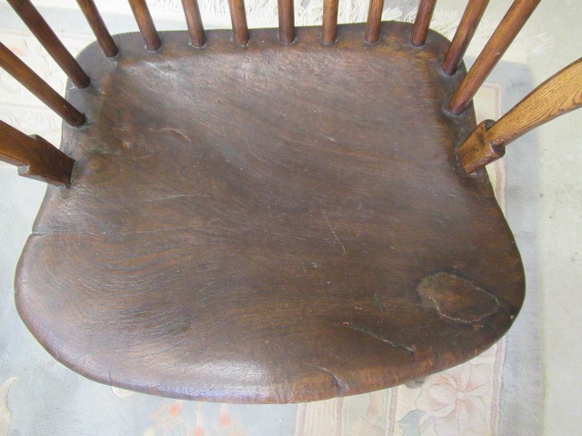 AN ASH COMB BACK WINDSOR ARMCHAIR Image