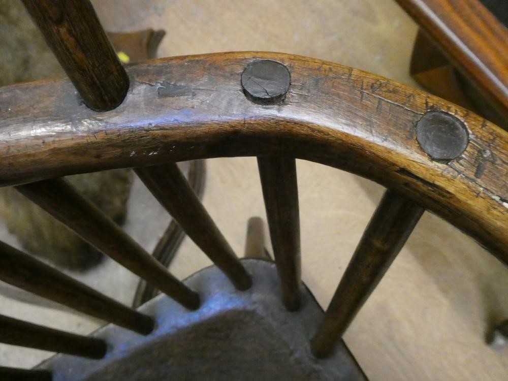 AN ASH COMB BACK WINDSOR ARMCHAIR Image
