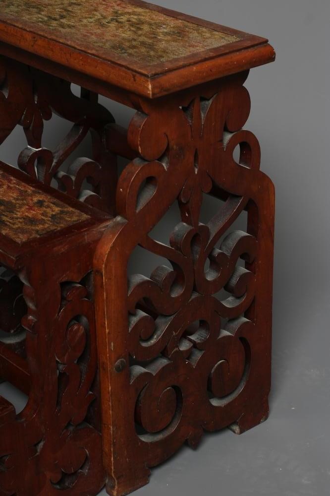 A SET OF VICTORIAN WALNUT FOLDING LIBRARY STEPS Image