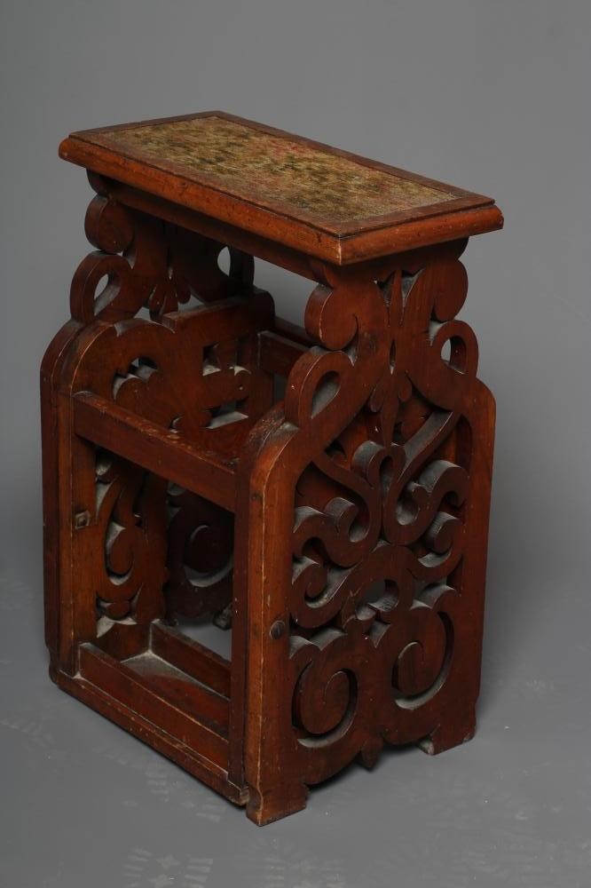 A SET OF VICTORIAN WALNUT FOLDING LIBRARY STEPS Image