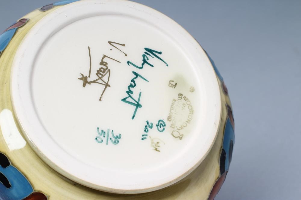 A MOORCROFT POTTERY "FOXTROT" PATTERN VASE Image