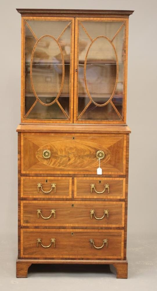 A SMALL GEORGIAN MAHOGANY SECRETAIRE BOOKCASE Image