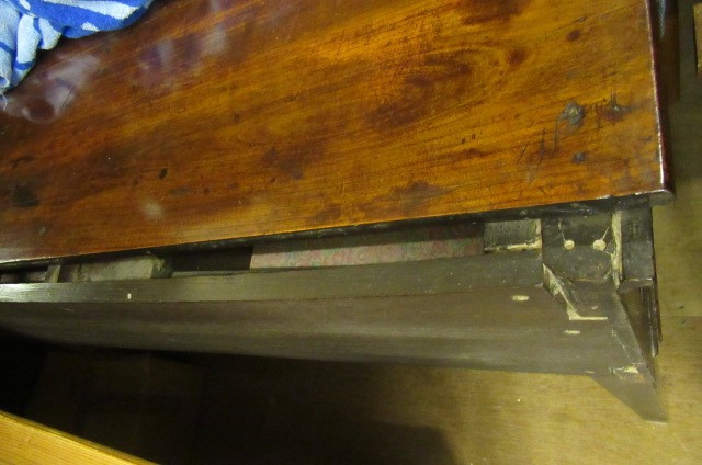 A GEORGIAN FRUITWOOD DRESSER BASE Image