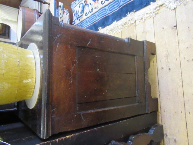 A GEORGIAN OAK ENCLOSED DRESSER Image