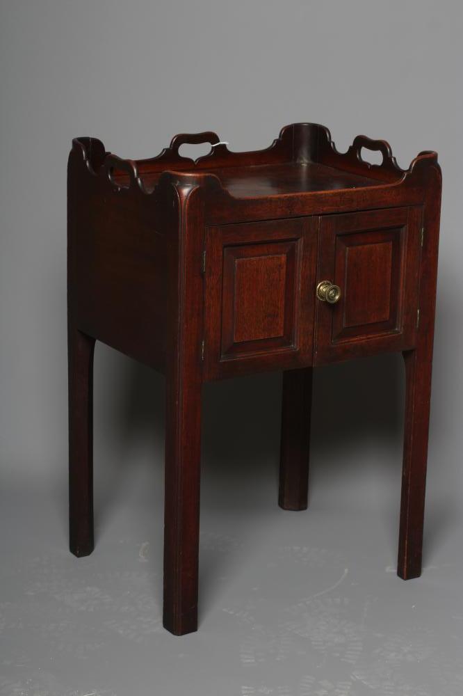 A GEORGIAN MAHOGANY BEDSIDE CUPBOARD Image