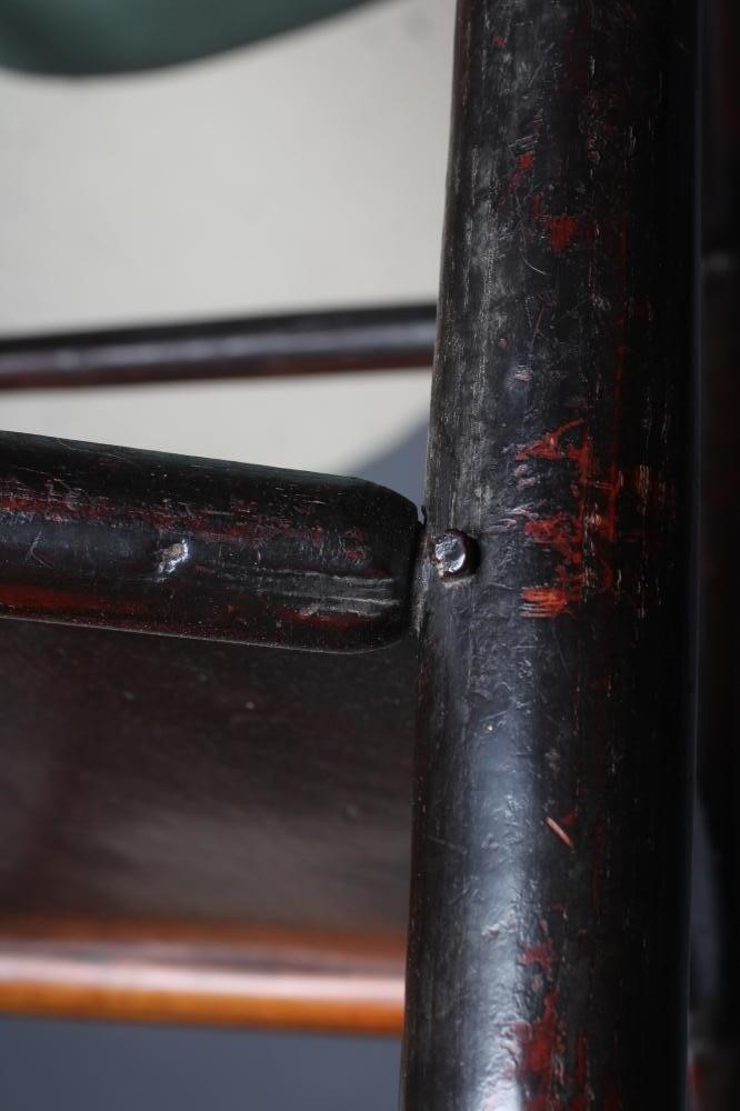 A GEORGIAN ASH AND ELM COUNTRY SIDE CHAIR Image
