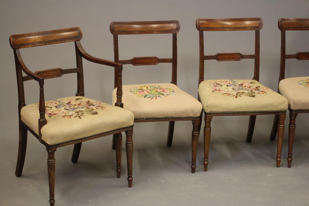 A SET OF EIGHT GEORGIAN MAHOGANY DINING CHAIRS Image