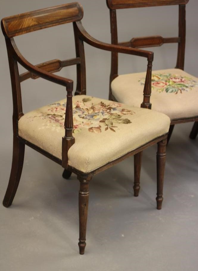 A SET OF EIGHT GEORGIAN MAHOGANY DINING CHAIRS Image