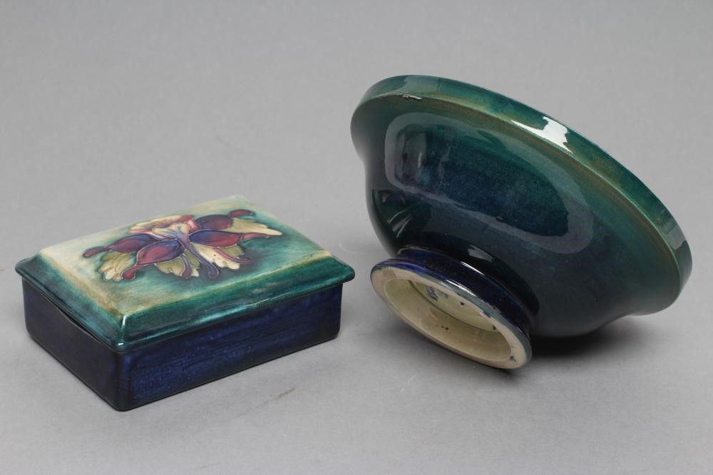 A MOORCROFT POTTERY "LEAVES AND BERRIES" PATTERN BOWL Image