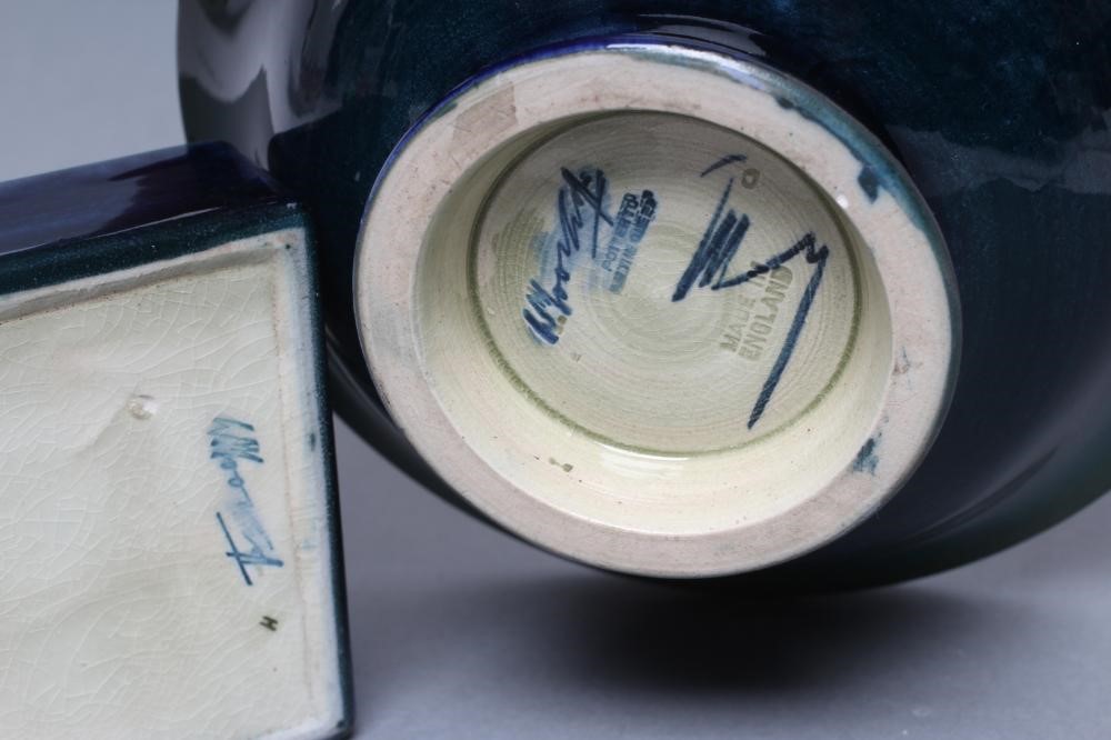 A MOORCROFT POTTERY "LEAVES AND BERRIES" PATTERN BOWL Image