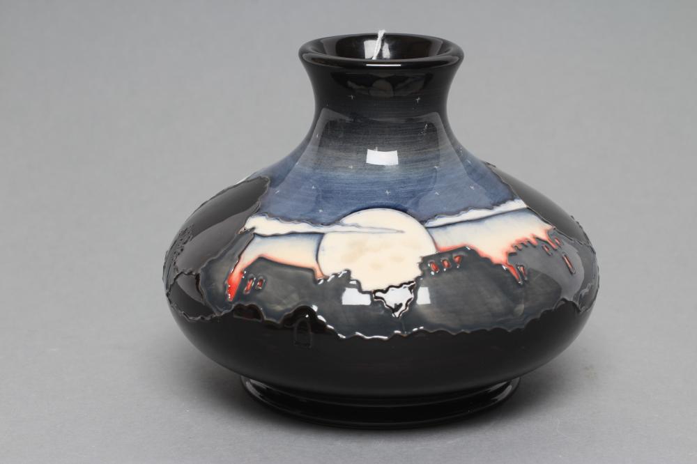 A MOORCROFT POTTERY "FULL MOON" PATTERN VASE Image