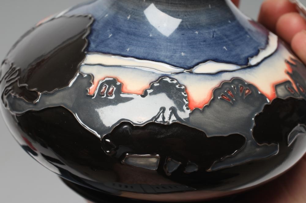 A MOORCROFT POTTERY "FULL MOON" PATTERN VASE Image