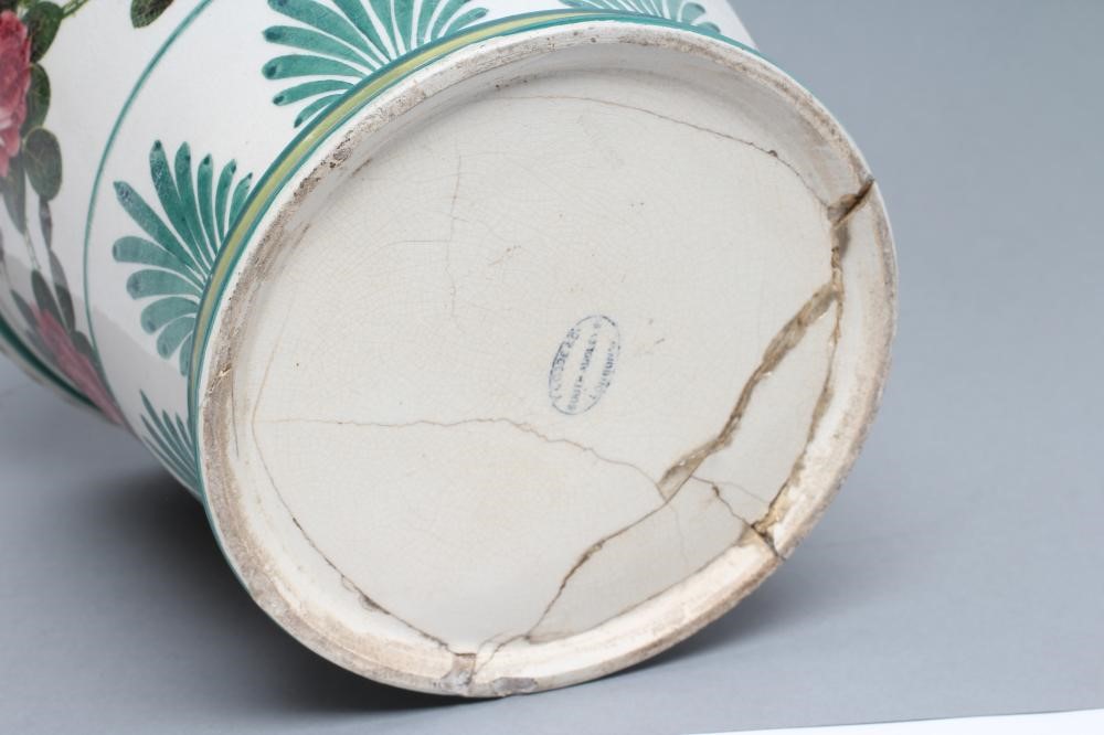 A WEMYSS EARTHENWARE JARDINIERE Image