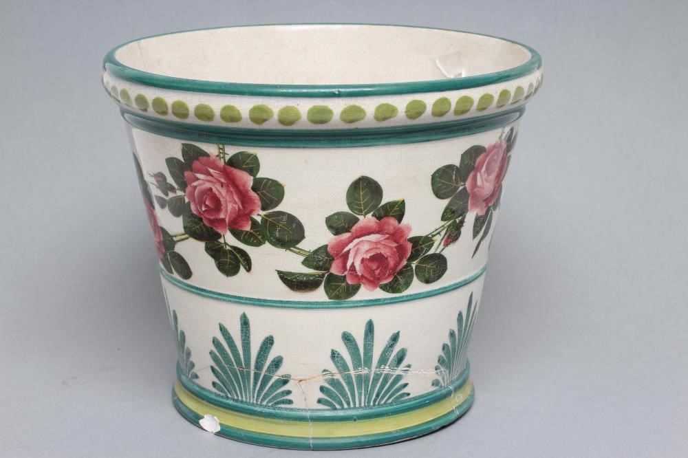 A WEMYSS EARTHENWARE JARDINIERE Image