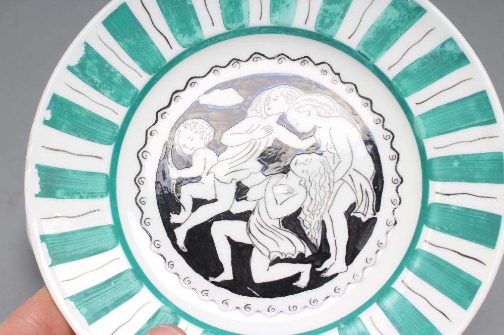 DAME LAURA KNIGHT for Foley Image