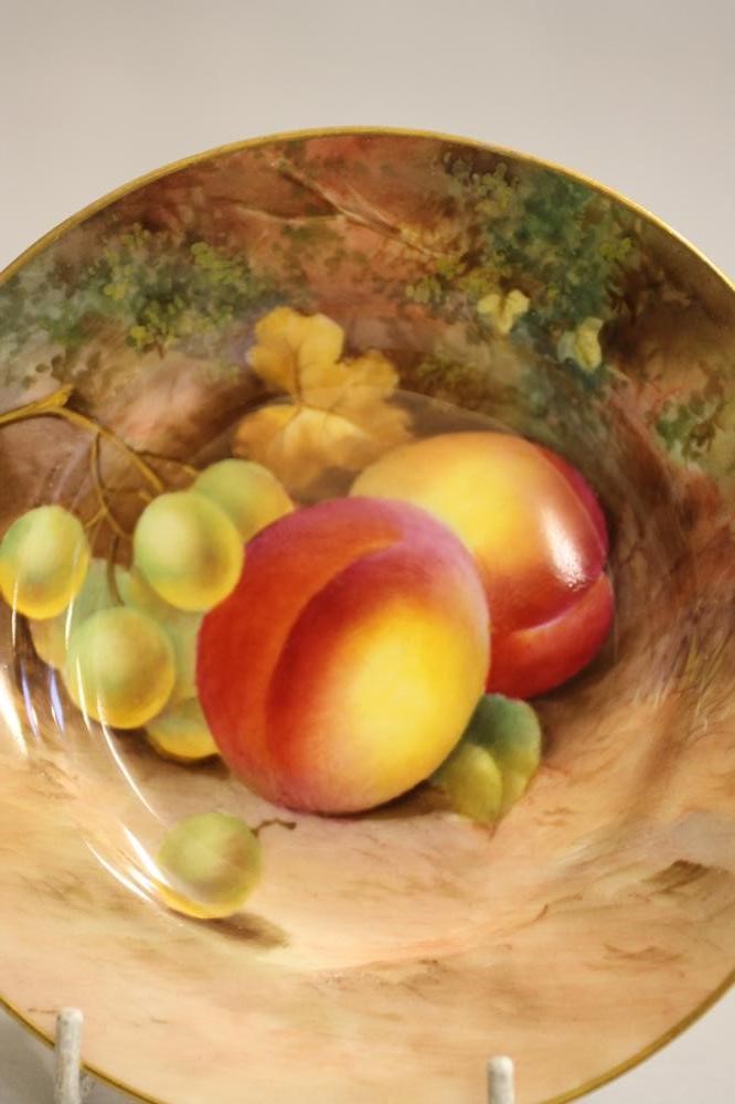 A ROYAL WORCESTER CHINA TRIO Image