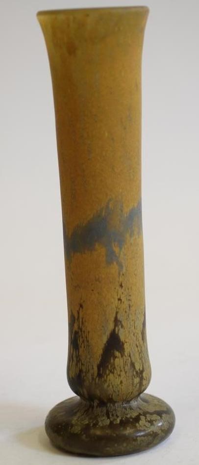 A FRENCH GLASS VASE Image