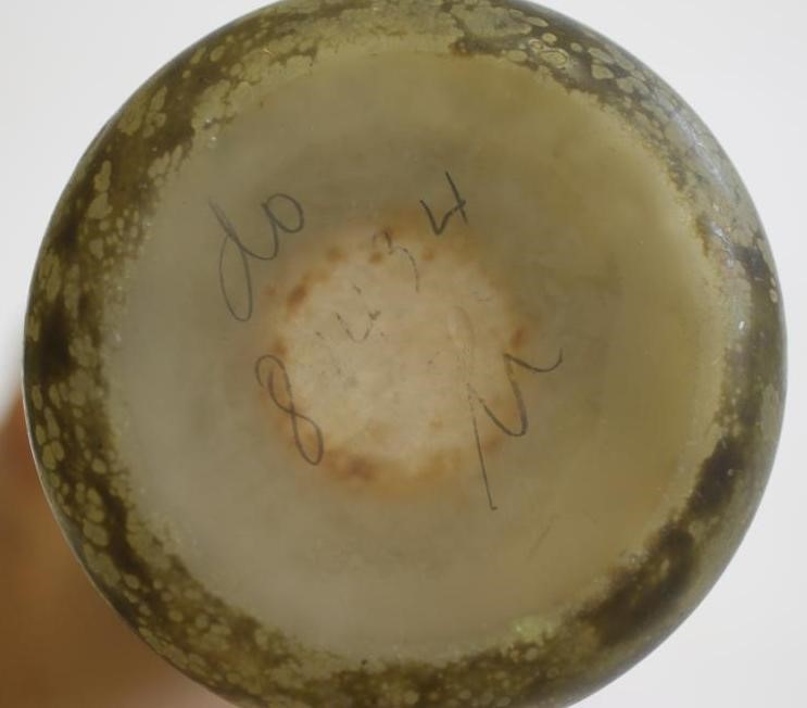 A FRENCH GLASS VASE Image