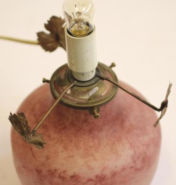 A FRENCH PINK MOTTLED GLASS ELECTRIC TABLE LAMP Image