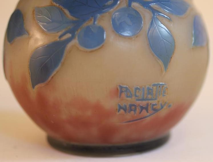 A DELATTE CAMEO GLASS ELECTRIC TABLE LAMP Image