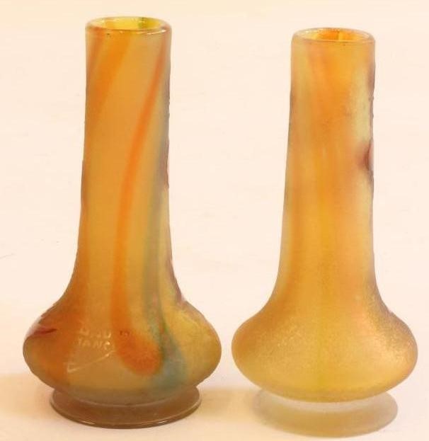 A MATCHED PAIR OF SMALL DAUM CAMEO GLASS VASES Image
